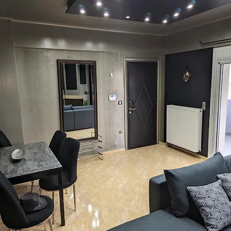 Modern Quiet Luxury Apartment *